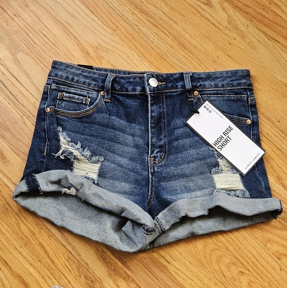 Almost Famous Jean Shorts - Picture 1 of 2